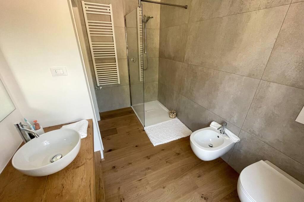 Design Apartment In The Heart Of Больцано Экстерьер фото