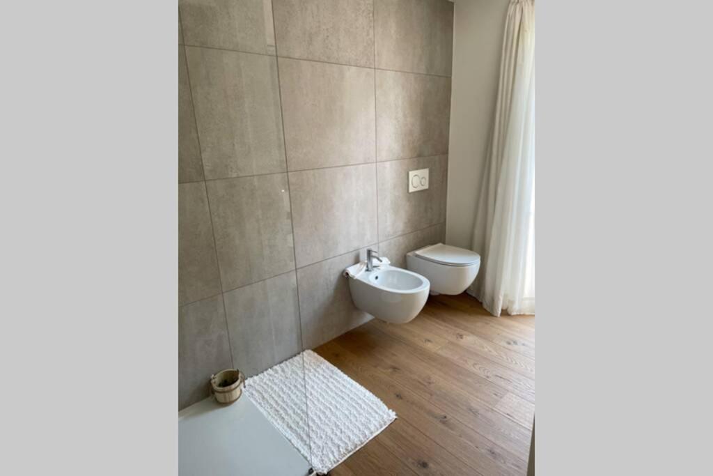 Design Apartment In The Heart Of Больцано Экстерьер фото